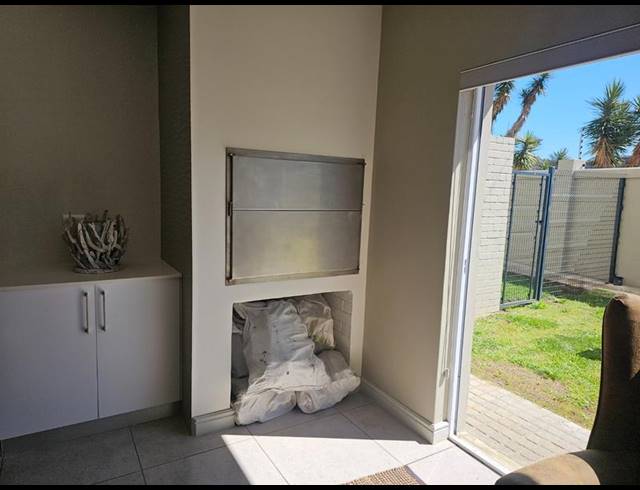 3 BEDROOM APARTMENT FOR SALE IN HARTENBOS CENTRAL